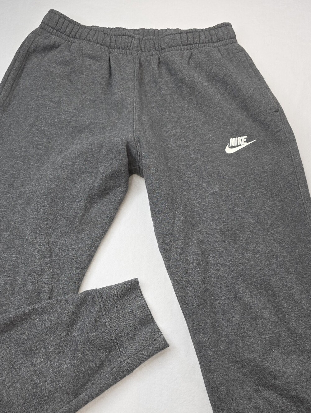 Nike Men's Charcoal Gray Sweatpants Joggers White Swoosh Size Small CS-3644 - Picture 2 of 10